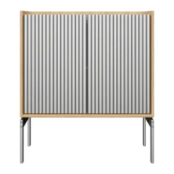Vipp Cabinet H2 skåp med ben, Light oak-marble, doors